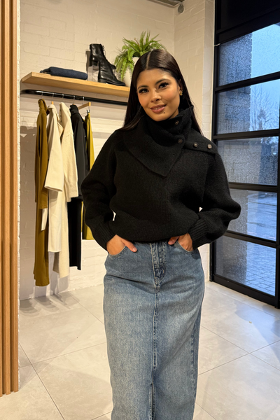 Black knit with button snood