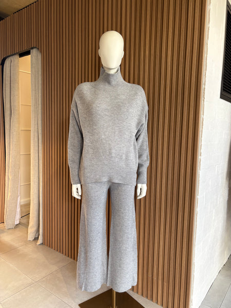 Grey knitwear set