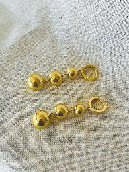 HALO - gold 3 ball earring