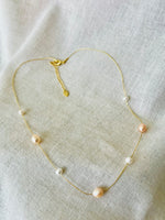 Halo pearl on gold thread choker