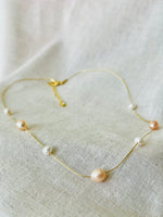Halo pearl on gold thread choker