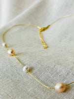 Halo pearl on gold thread choker