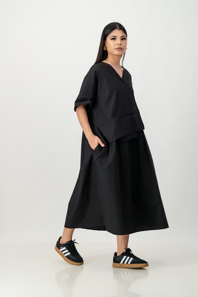 Front pocket art dress